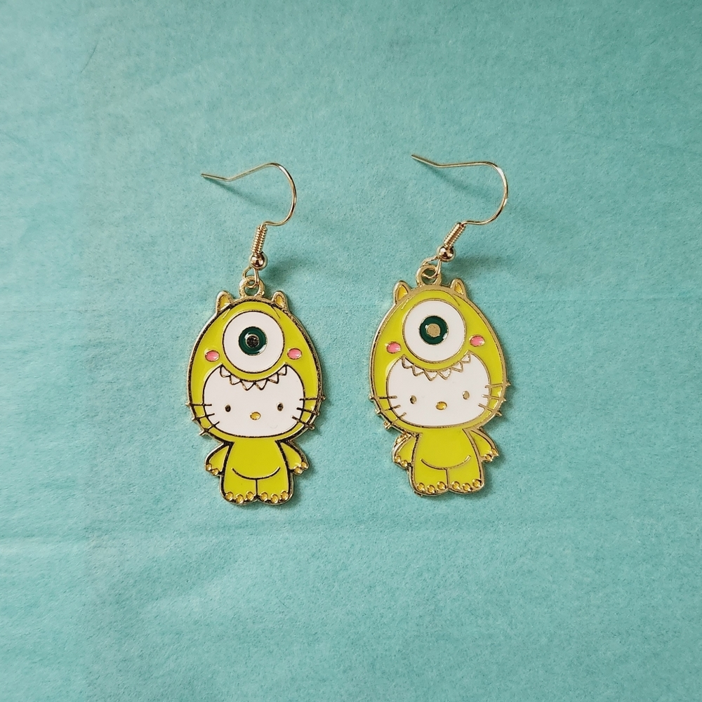 🔮3/$15 Hello Kitty as Mike Wazowski Earrings